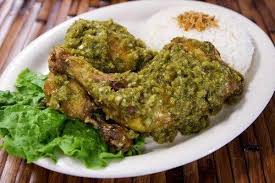 Berikut ini resep yang bisa dicoba. Resep Ayam Cabe Ijo Pedas Gurih Yang Selalu Bikin Ketagihan