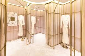 Luxury Store Fitting Room Design Google Search Store Interiors Retail Space Design Retail Interior