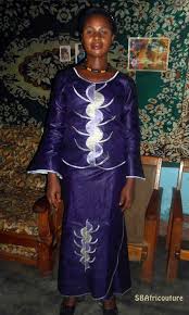 Un habit traditionnel chargé de symboles le burnous qui composait par le passé l'identité des algériens et faisait la fierté des hommes, est un habit chargé de symboles. Vetement Traditionnel Habit De Soiree Sb Afrique Couture