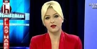 Halk tv sunucusu özlem gürses, mhp genel başkanı bahçeli'ye aşı yaptığı, canını acıttığı için gülnaz şırınga isimli hemşirenin. O Spiker Halk Tv Den Kovuldu