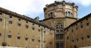 Check spelling or type a new query. Dos Internos De La Carcel Modelo De Barcelona Intentan Huir Haciendo Un Agujero En El Techo De Su Celda