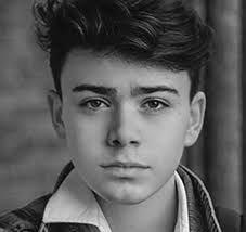 Reagisco ai miei vecchi tiktok musical ly! Luciano Spinelli Libri E Biografia Di Luciano Spinelli