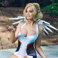 Pin On Hot Cosplay