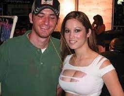You can upload a promotional video as well, so it is a perfect place for the performer type. The Seven Best Places To Meet Singles In Amsterdam