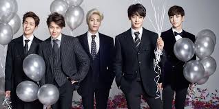 Reviewed in the united states on august 6, 2018. B Sides A Dozen From Shinee The Kraze