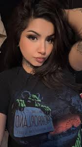 I'm a mom of an almost 3.5 year old and currently 35 weeks 2 days pregnant.  How old do I look?