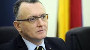 Marţi, 3 august, ministrul educaţiei sorin cîmpeanu a susţinut o conferinţă de presă în care a declarat faptul că a solicitat, pentru rectificarea bugetară, suplimentarea fondurilor pentru burse şi pentru programul masă caldă. Revista 22