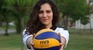 Günümüzde ise i̇stanbul bilgi üniversitesi spor yöneticiliği bölümünde, eğitim hayatı ile birlikte profesyonel voleybol. Milli Voleybolcu Haberleri Trt Spor Turkiye Nin Guncel Spor Haber Kaynagi