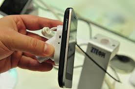 MWC 2012: ZTE Skate Acqua and Skate Kis ...