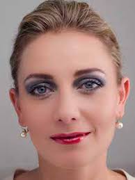 Wie schminke ich smokey eyes? Blaue Augen Schminken Schminktipps Anleitungen