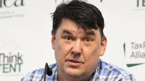 Kim Cattrall to star in first non-binary love scene in Queer As Folk reboot 