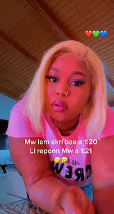 Tamara Bain's Instagram, Twitter & Facebook