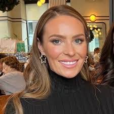 Justine Brennan's Instagram, Twitter & Facebook