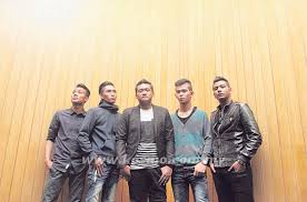 Cair beb dengar lagu ini, dari tak ngantuk terus aku tidow bila pasang lagu. Sinar Sudah Ku Tahu Projector Band Buletin Malaysia