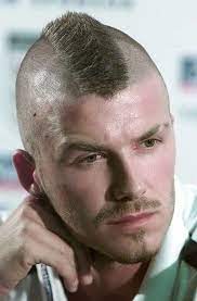 David Beckham Haircuts 20 Ideen Vom Mann Mit Den Million Gesichtern Neue Haarmodelle Mohawk Frisur Coole Frisuren Irokesenschnitt Manner
