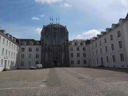 Autor kerstin reese veröffentlicht am 26. Saarbrucken Teil 1 Alt Saarbrucken Regierungsviertel Und Villengebiet Galerie Galerie Architekturforum Architectura Pro Homine