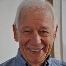 Embodying Experience: Forming a Personal Life: Keleman, Stanley, Hendrix,  Gene: 9780934320122: Books