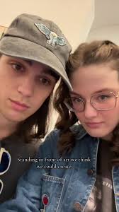 ash (@splashpoppinss)