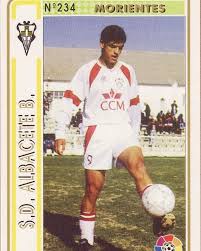 🔥 El cromo de hoy: Fernando Morientes Sánchez🔥 📅 Nacido: 5 de abril de  1976 📍 Cilleros, Cáceres, España 🇪🇸 🎯 Posición: Delantero centro 📍  Trayectoria 🏟️ Albacete Balompié 🇪🇸 🏟️ Real