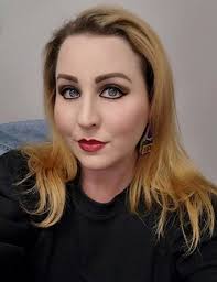 Sandy Bergeron's Instagram, Twitter & Facebook