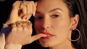 Elizabeth Kranz's Instagram, Twitter & Facebook