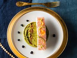 Saumon De Norvege Confit A L Huile D Olive Mousseline De Brocolis Et Gelee De Piment D Espelette Saumon Confit Gelee De Piment Piment Espelette