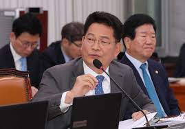 지난해 6ㆍ2 지방선거에서 논란이 일었던 송영길 인천시장의 '베트남 성접대' 사건은 최초 문제를 제기했던 평화민주당 백석두 후보 측에 의해 조작. ì†¡ì˜ê¸¸ 2ì°¨ ë¶ë¯¸ì •ìƒíšŒë‹´ ìž¥ì†Œ ë² íŠ¸ë‚¨ ê°€ëŠ¥ì„± ë†'ì•„