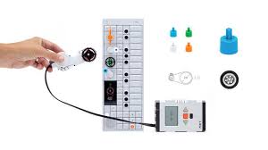 The synth engines do offer a fairly wide audio pallette though again, nothing remarkable, and its great fun. Teenage Engineering Kult Synthesizer Op 1 Und Op Z