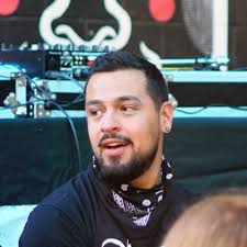 Diego Villegas (@diegodefinitely)