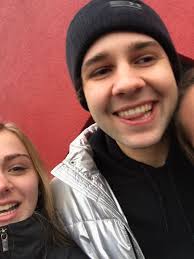 Ella Gray (@EllaOGray)