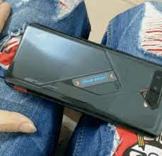 Features 6.78″ display, snapdragon 888 chipset, 6000 mah battery, 512 gb storage, 16 gb ram, corning gorilla glass. Asus Rog Phone 5 Hands On Video Showing Secondary Display Sparrows News