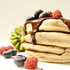 Recette Pancakes A La Banane Sans Sucres Ni Matieres Grasses Ajoutes Recette Recette Pancakes Pancakes Moelleux Dessert Peu Calorique