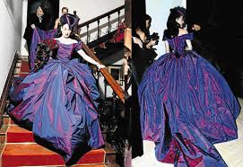 Dita von teese nous raconte son coup de foudre pour sébastien tellier. Sa Designers Say Yes To Angie S Scribbled Dress