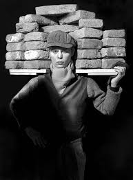 20th Century Famous Black And White Photographers History Of Photography August Sander S Bricklayer Remake August Sander History Of Photography Environmental Portraits