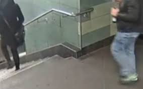 „rabla pentru electrocasnice la cora. Momente Terifiante La Metroul Din Berlin Ce S A Intamplat Cu O Femeie Care Cobora Scarile Video Stirileprotv Ro