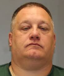 Fulton County jail guard threatens gun rampage, reports say