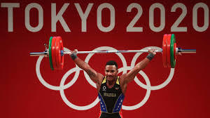 The two competition lifts in order are the snatch and the clean and jerk. Qi 7wqpqyxtrqm