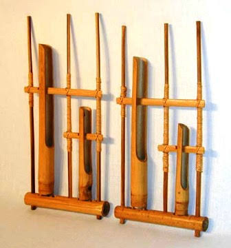 Hasil gambar untuk gambar alat musik Angklung"