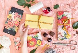 Découvrez notre sélection exclusive en ligne ici. 25 Idees De Cadeau Personnalise Saint Valentin Pour Homme Claires Idees