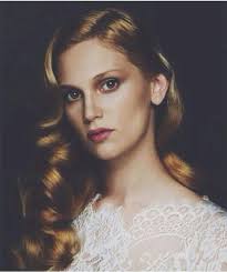 Farah Zeynep Abdullah As Sura In The Turkish Tv Series Kurt Seyit Ve Sura Kurt Seyit And Sura In 2019 Tv Series On Netflix Kurt Seyit Sura Turkish Actors
