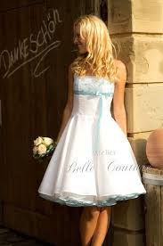 Die legendäre zeit der frühen 50er jahre spiegelt sich in diesen tollen heute haben die rockabilly kleider ein breiteres farbspektrum und lassen sich auch theaterbesuch als abendkleid oder für öffentliche anlässe als. Petticoatbrautkleid Valerie Eisblau Petticoat Brautkleid Rockabilly Kleid Hochzeit Damenkleider