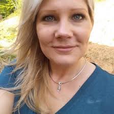 Nicki Howe (nicolaclaire83)