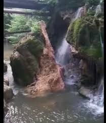 Cascada bigăr a reintrat în circuitul turistic național după ce, în septembrie 2010, revista national geographic a lansat un album de fotografii din românia. Cfidyuszc1 C M