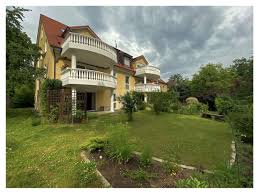 Diese gemütliche wohnung befindet sich im dachgeschoss eines sanierten denkmalgeschützten hauses in einer sehr strategischen lage in halle. 4 Zimmer Wohnung Zu Vermieten Heideweg 1 06120 Halle Dolau Mapio Net