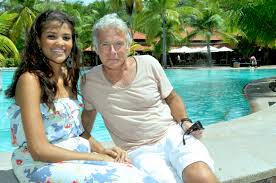 Franck dubosc sur paris match ! Franck Dubosc En Vacances A Sainte Anne Resort Spa Aux Seychelles Beachcomber Resorts Hotels A Maurice