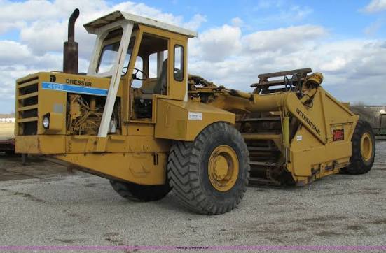 International 412B Scraper