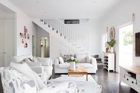 Your Guide To Hamptons Style Interior Decoration White Themed Simple Living Room Allenroth Allenan Hamptons Style Homes Home Decor Bedroom Home Decor Styles