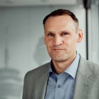 Norman Lorenz's Instagram, Twitter & Facebook