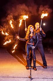 Eine feuershow zur hochzeit für den schönsten tag ihres lebens! Feuershow In Brandenburg Potsdam Beauty Fire Berlin Start