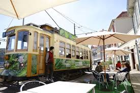 Depois de algumas semanas com uma trajetória de casos estabilizada e perto da zona verde da matriz de risco definida pelo governo, portugal . Portugal Com Novos Recordes De Incidencia E R T Na Matriz De Risco Portugal Sabado